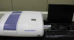 자외선 가시광선 분광광도계(UV-vis spectrophotometer) 장비 사진